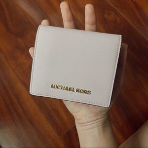 AUTHENTIC LIGHT PINK MICHEAL KORS WALLET